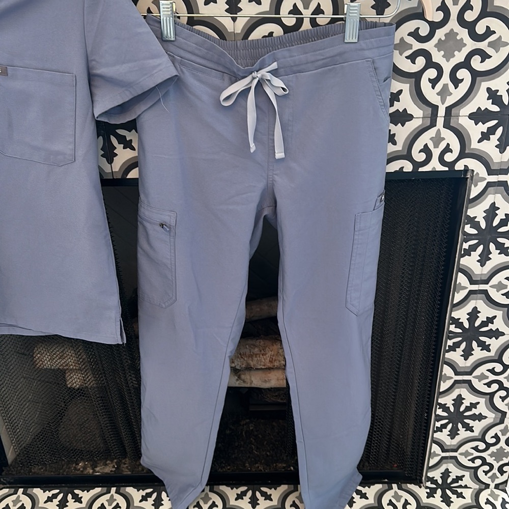Vapor Blue Figs limited edition women’s scrub bottom